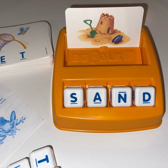 Boggle Jr. Preschool Game - Picture 3 of 4